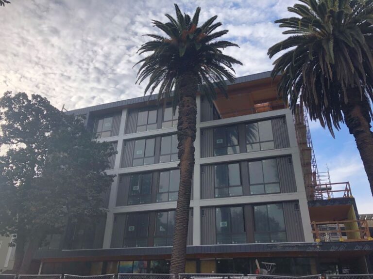 Sonrisa Studio Apartments Sacramento Kalesnikoff