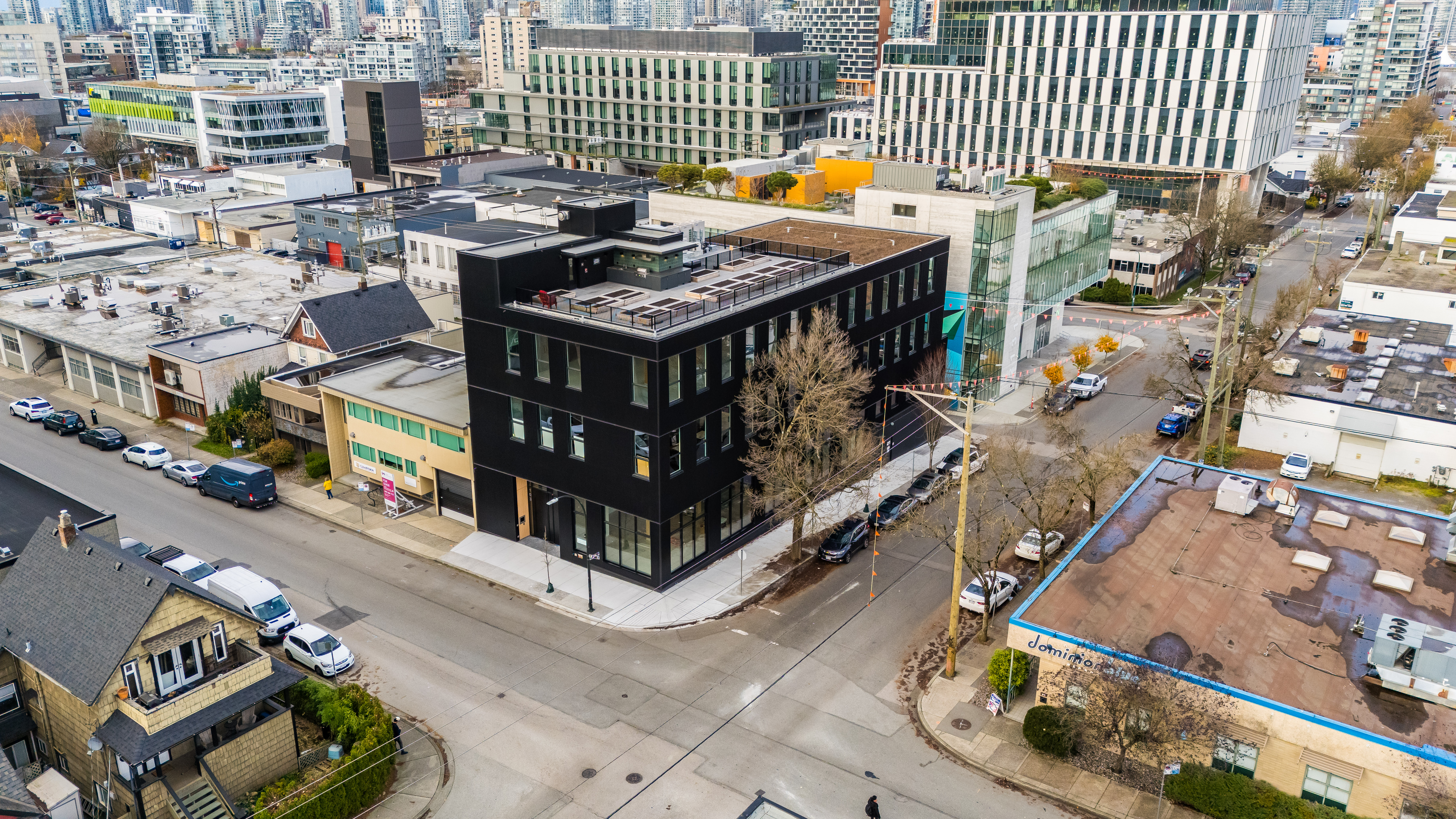 Man 6 Mass Timber office building in Vancouver - Kalesnikoff Mass Timber